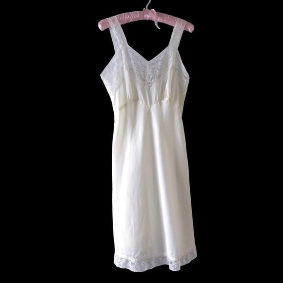 𝅺40s Ivory Nylon‎ & Lace Slip Dress S - Picture 1 of 9